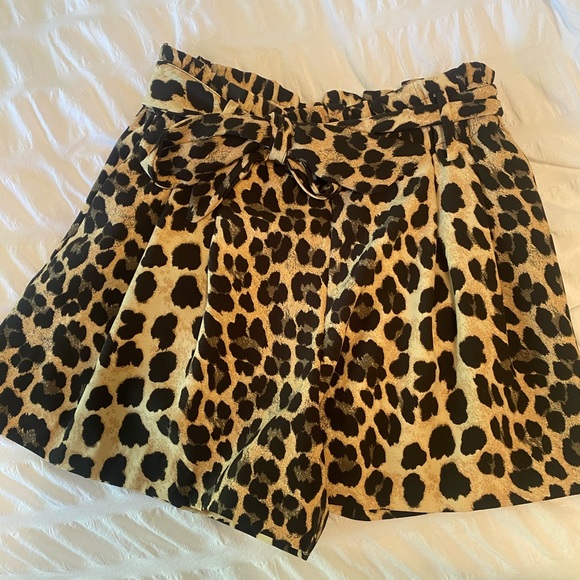 Zara Leopard Belted shorts - Picture 1 of 3